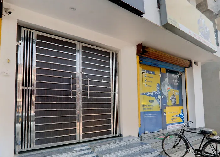 Hotel Cp Residency